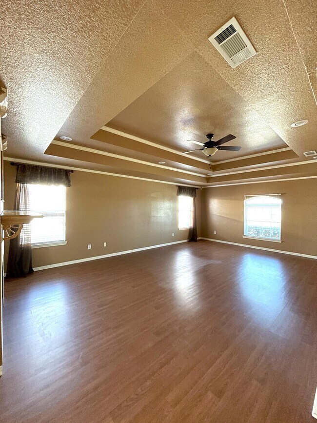 Building Photo - 2208 Excel Dr