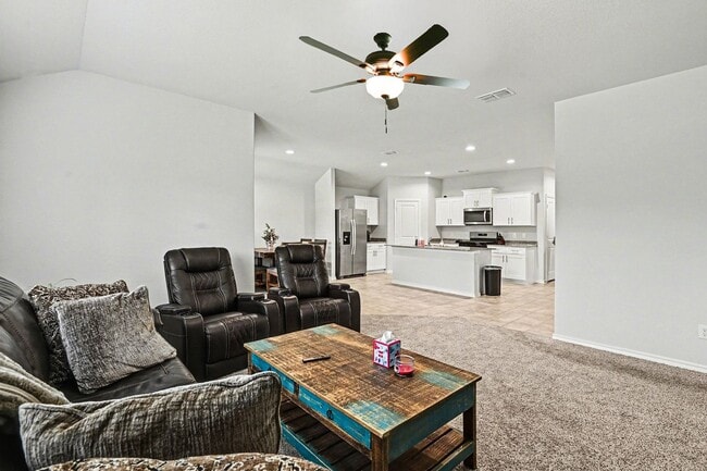 Building Photo - Spacious and Inviting Home with Open Living and Private Yard