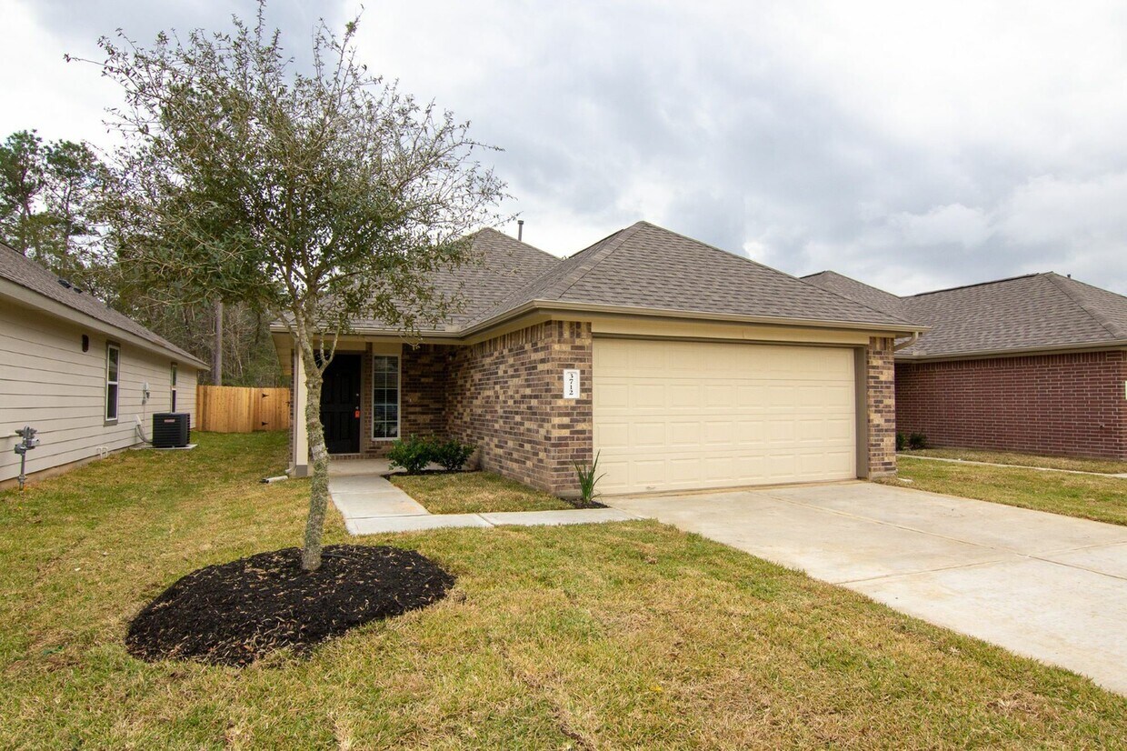 Primary Photo - 3712 Alexus Dr