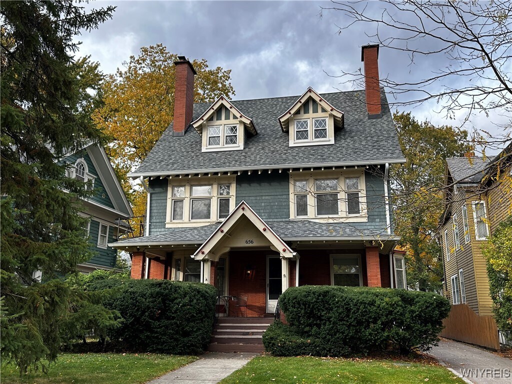 Foto principal - 656 Lafayette Ave