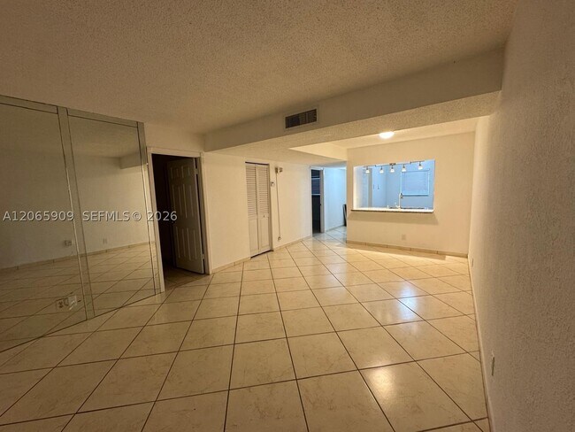 Foto del edificio - 3022 Coral Springs Dr