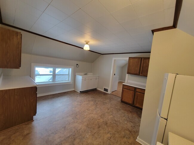 Kitchen - 106 N State St