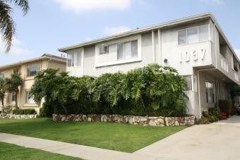 Primary Photo - 1037 S Holt Ave