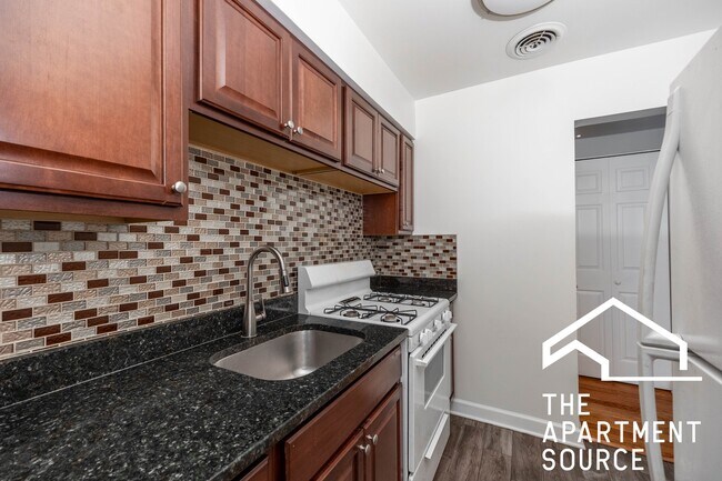 Foto del edificio - 6831 N Greenview Ave