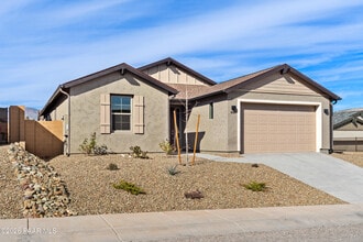 Building Photo - 832 Eugene Rd