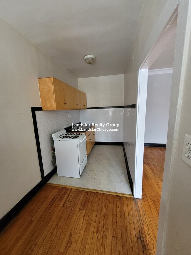 Building Photo - 4354 N Elston Ave