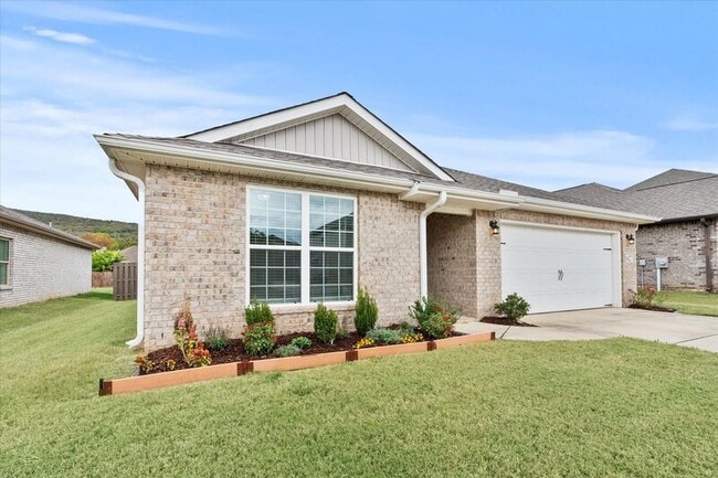 Foto del edificio - 6027 Thorntons Way Cir NW