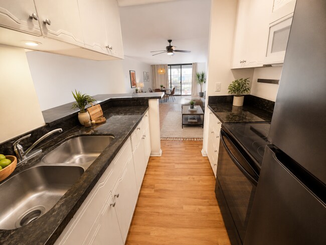 Foto del edificio - 7740 Redlands St