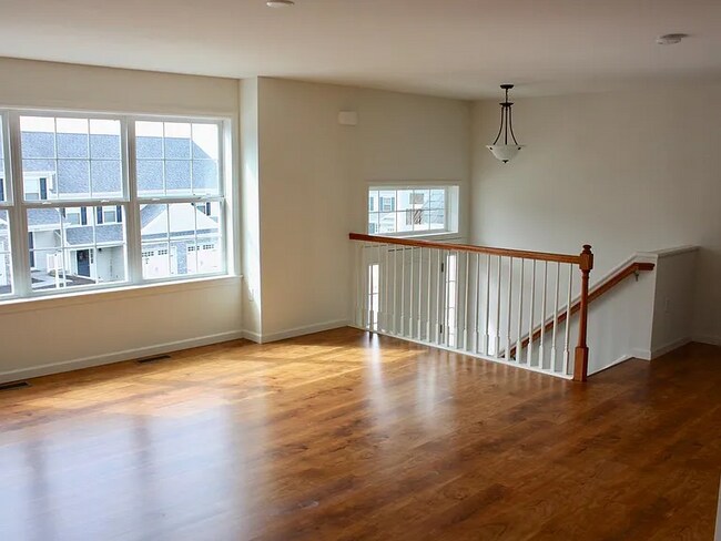 Foto del edificio - This bright & cheery luxury townhouse