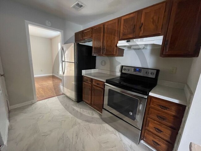Building Photo - 3 Beds & 2.5 Baths House | No pets allowed...