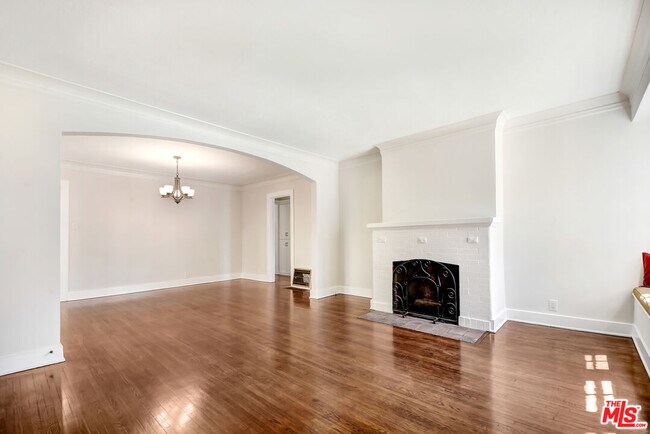 Foto del edificio - 942 N Croft Ave