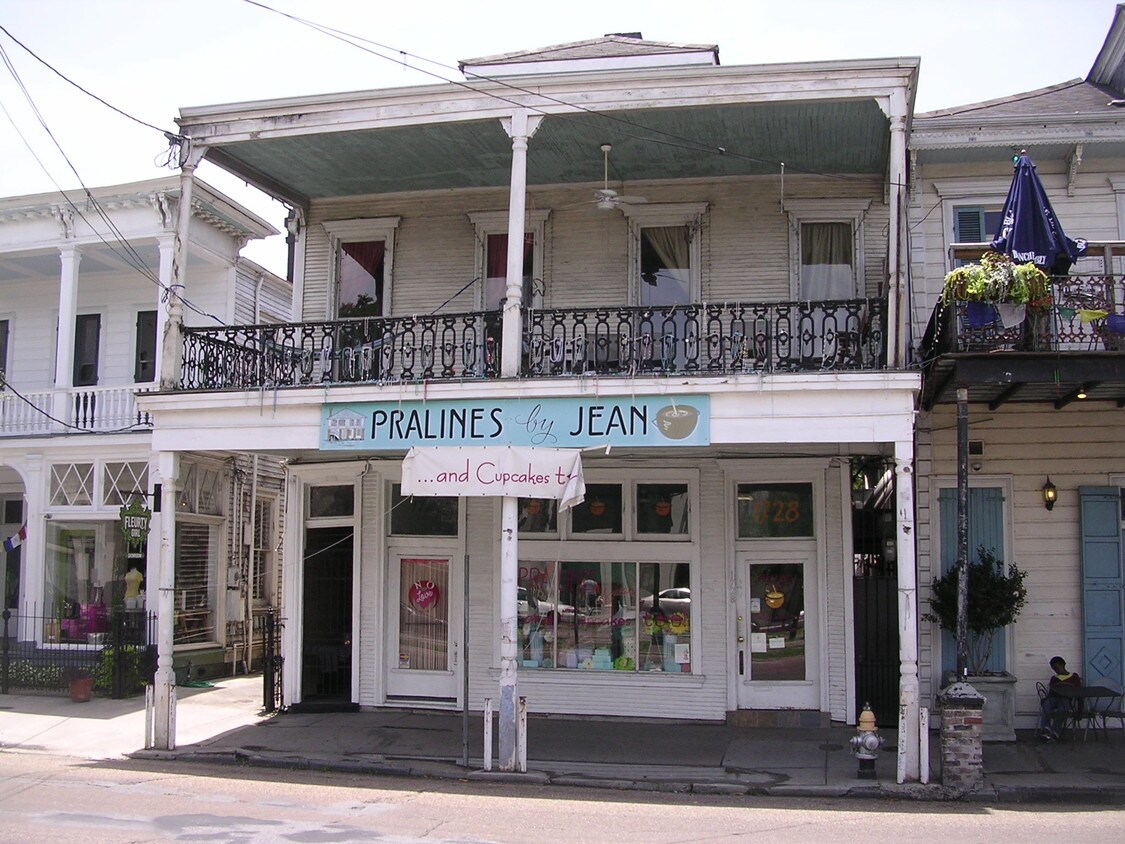 Primary Photo - 1726 St Charles Ave