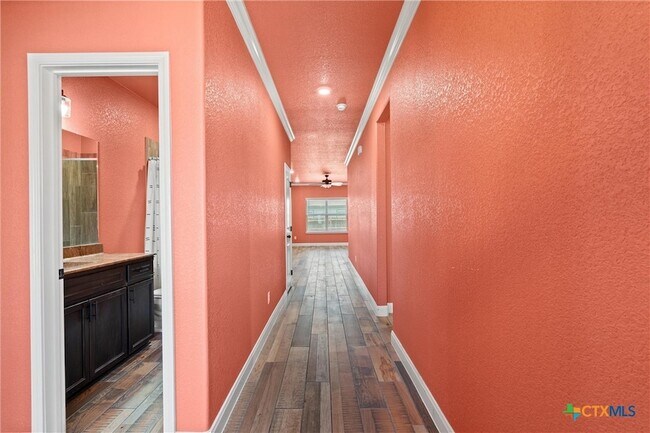 Foto del edificio - 1602 Flatland Trl