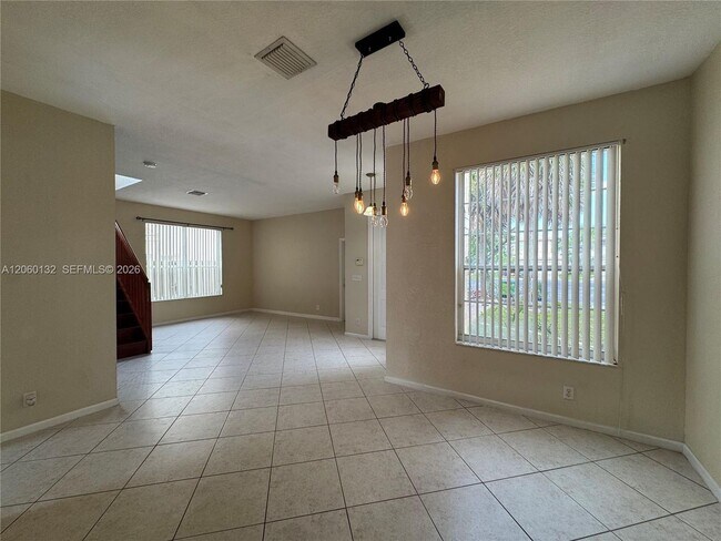 Foto del edificio - 1893 SW 149th Ave
