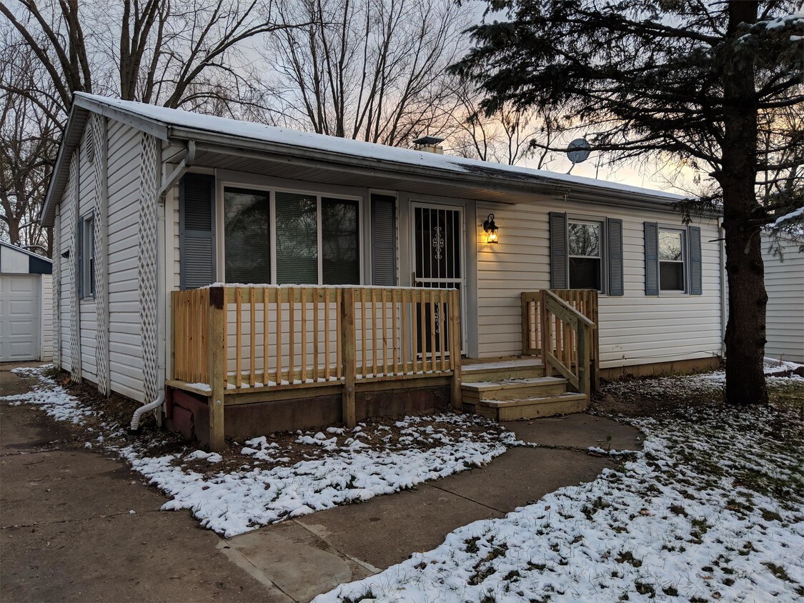 Primary Photo - 2015 Rexford Dr