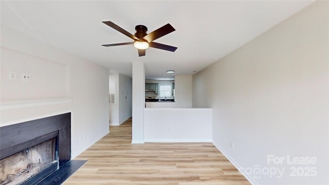 Foto del edificio - 525 Olmsted Park Pl