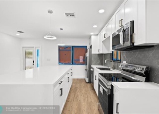 Building Photo - 1411 SW 27th Ct