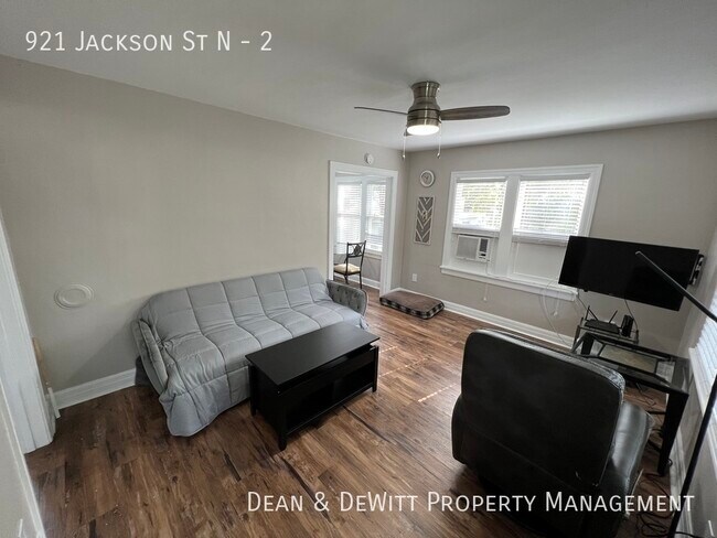 Foto del edificio - 921 Jackson St N