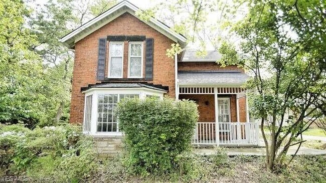 Foto del edificio - 529 Richmond Rd