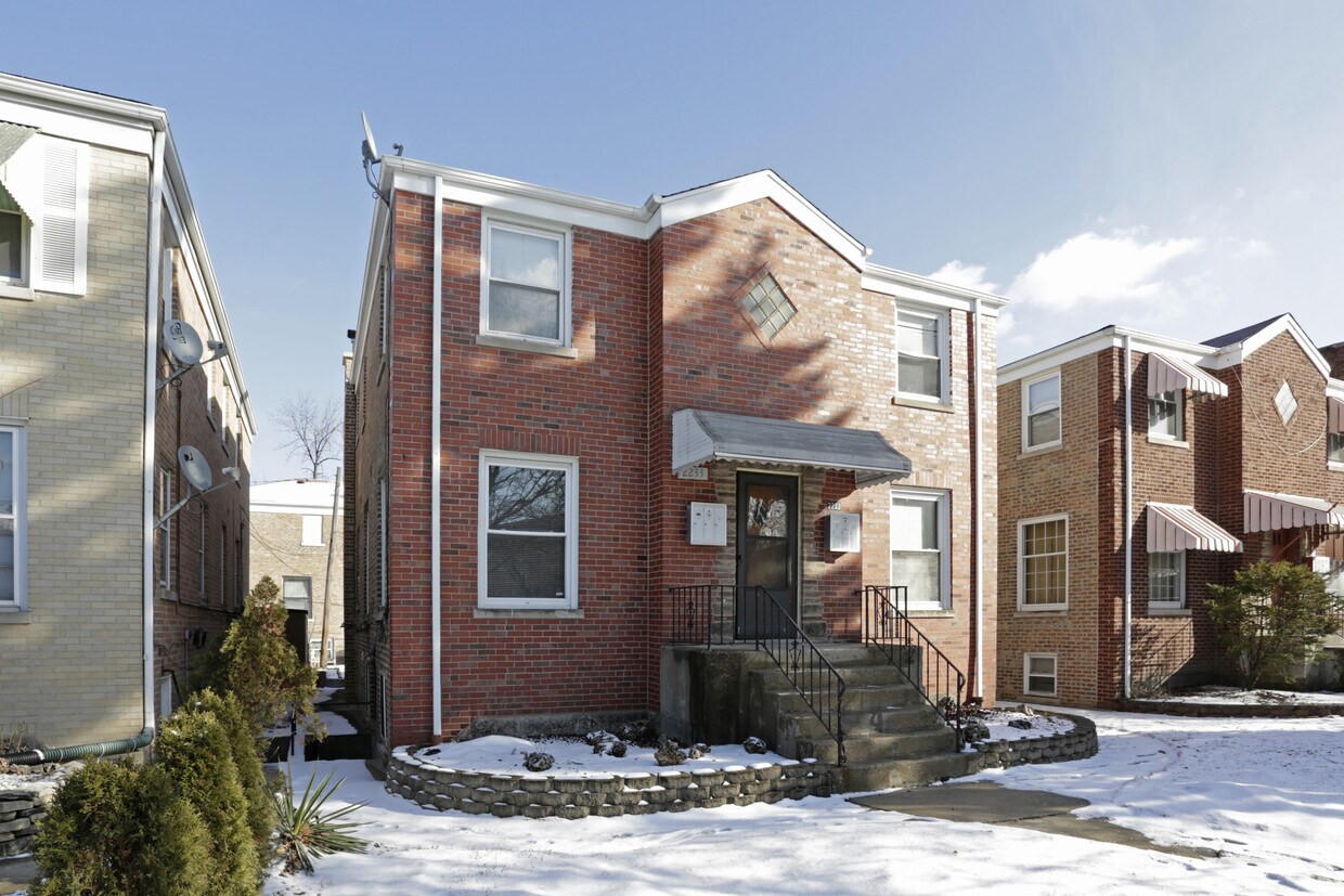 Foto del edificio - 2233 N Harlem Ave