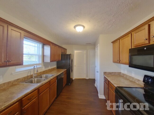 Foto del edificio - 916 Coolidge Ct