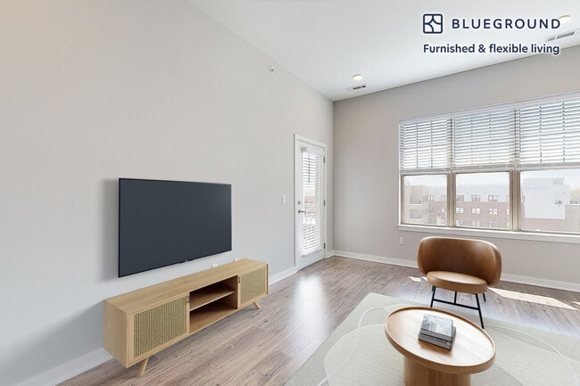 Foto del edificio - 332 Halstead Ave