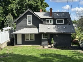 Building Photo - 514 E 10th Ave