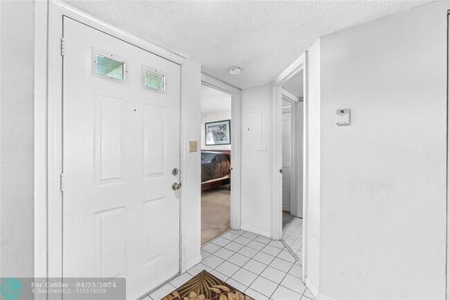 Building Photo - 18105 Glenmoor Dr