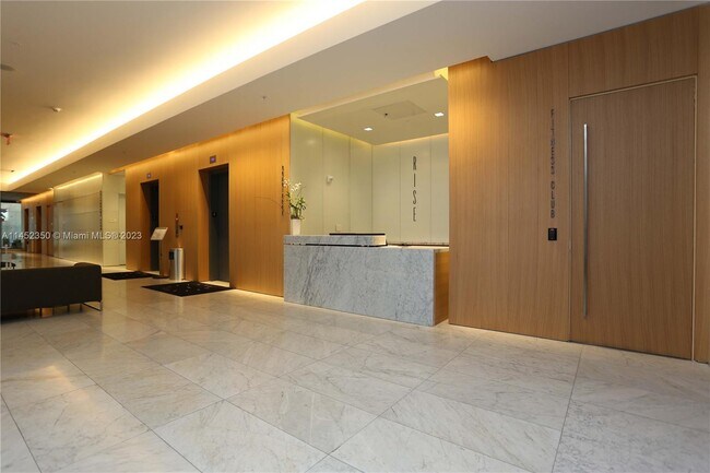 Foto del edificio - 88 SW 7th St