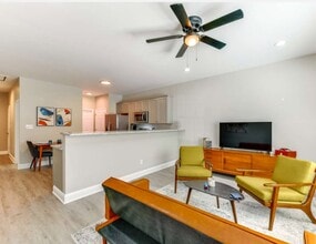 Building Photo - 405 S Starr St