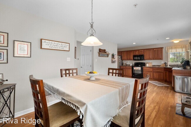 Building Photo - 3 br, 2.5 bath House - 127 Kensington Drive