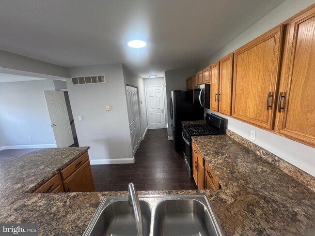 Foto del edificio - 136 Redden Ln