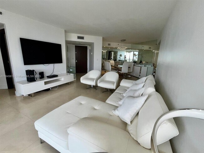 Foto del edificio - 1000 E Island Blvd