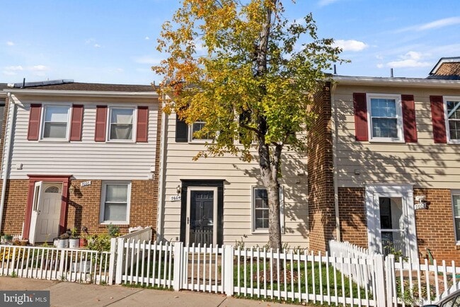 Building Photo - 7604 Somerset Ln