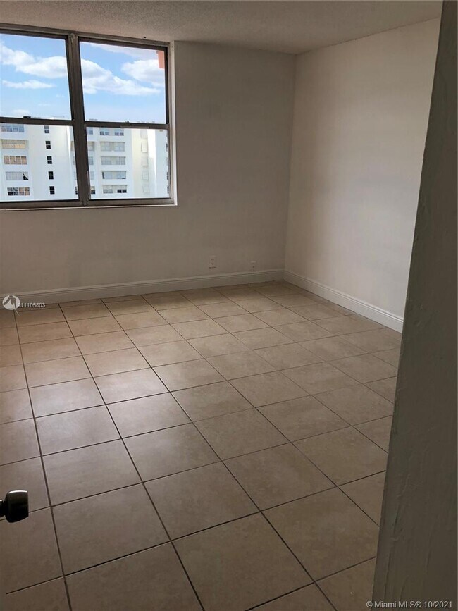 Foto del edificio - 9143 SW 77th Ave