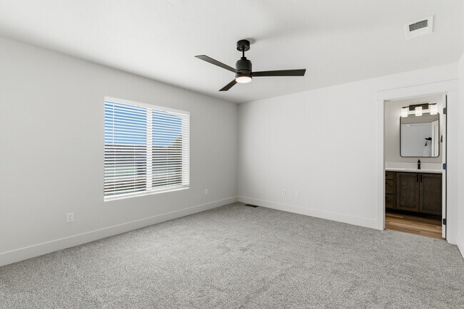 Foto del edificio - 4711 Highgarden Wy