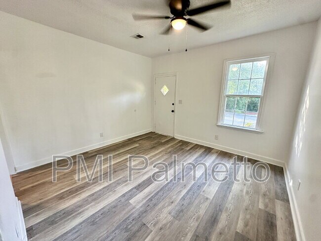 Foto del edificio - 5412 N Main St