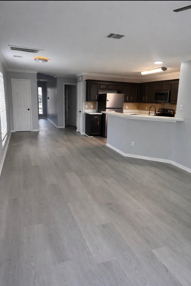 Building Photo - 4640 Knoxville St