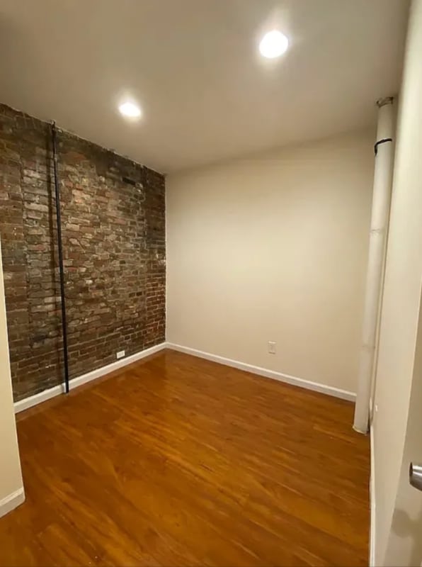 Building Photo - 71 Pineapple St