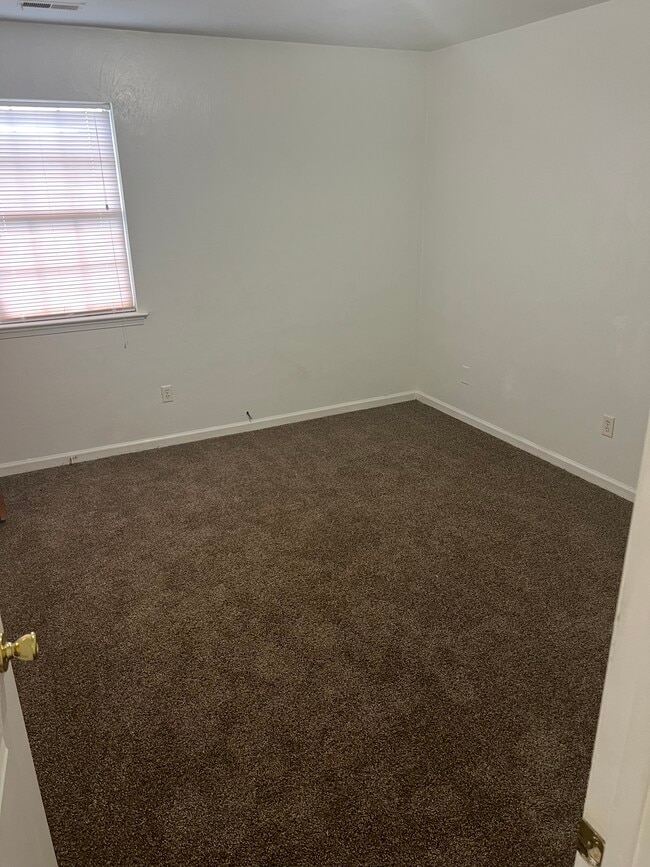 Building Photo - 6093 Camellia Dr