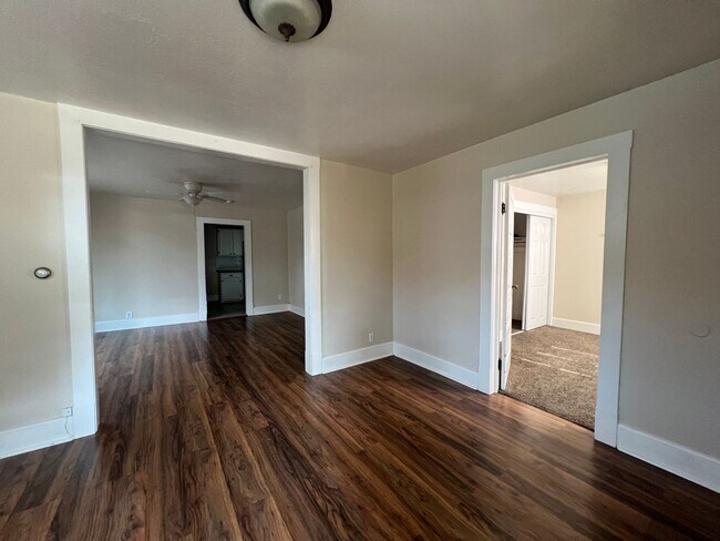 Foto del edificio - Adorable Three Bedroom Close to ISU