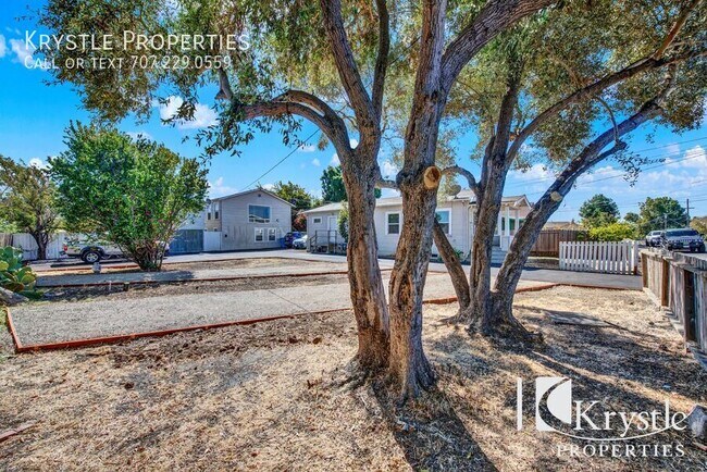 Building Photo - Charming Home with Easy Commute & Utilitie...