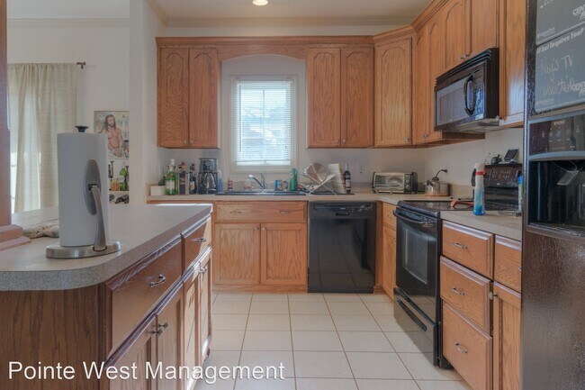 Building Photo - 3 br, 2.5 bath House - 2601 Blossom Trail