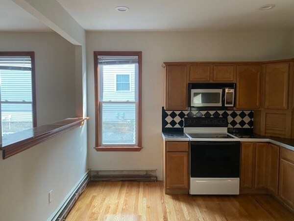 Building Photo - 44-46 Tuttle St