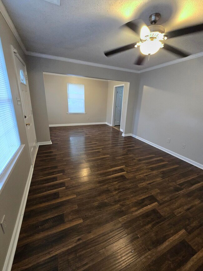 Foto del edificio - 4355 Bayliss Ave