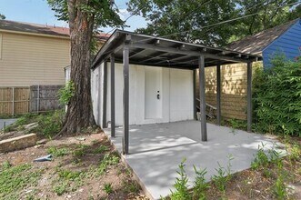 Building Photo - 1105 N Sylvania Ave