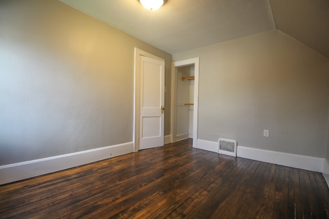Foto del edificio - 1446 S 56th St