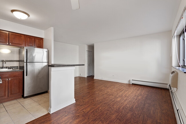 Foto del edificio - 6758 N Sheridan Rd