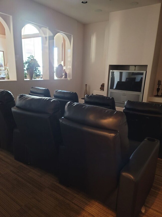 Foto del edificio - The Perfect One Bedroom, One Bath Condo