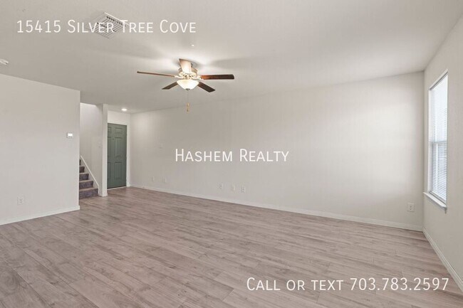 Foto del edificio - 15415 Silver Tree Cove